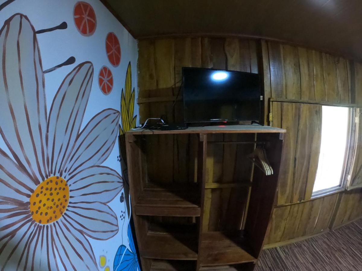 Tree House Samanea Lodge Πουέρτο Λιμόν Εξωτερικό φωτογραφία